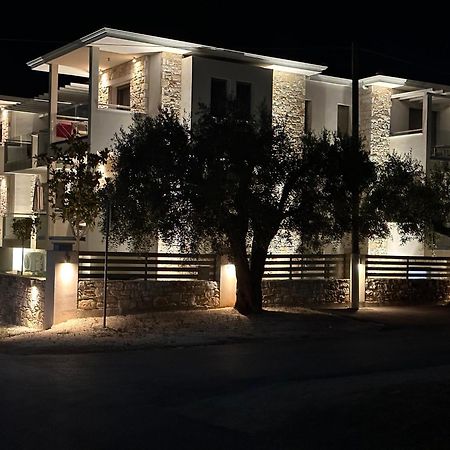 Luminous Luxury Apartments Ліменас Екстер'єр фото
