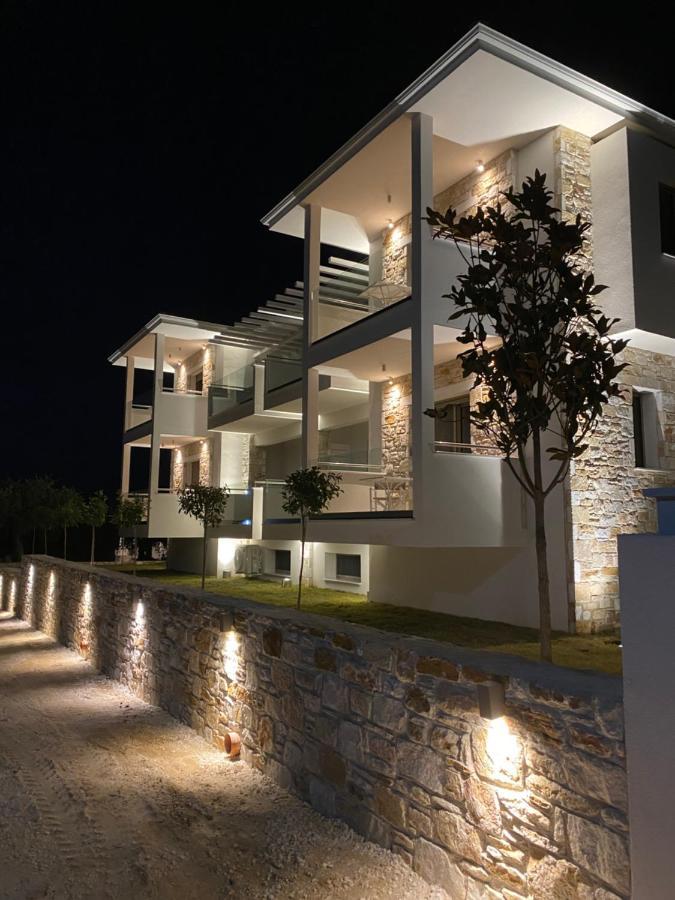 Luminous Luxury Apartments Ліменас Екстер'єр фото