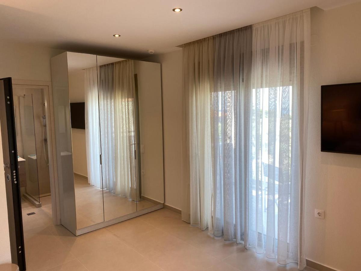 Luminous Luxury Apartments Ліменас Екстер'єр фото