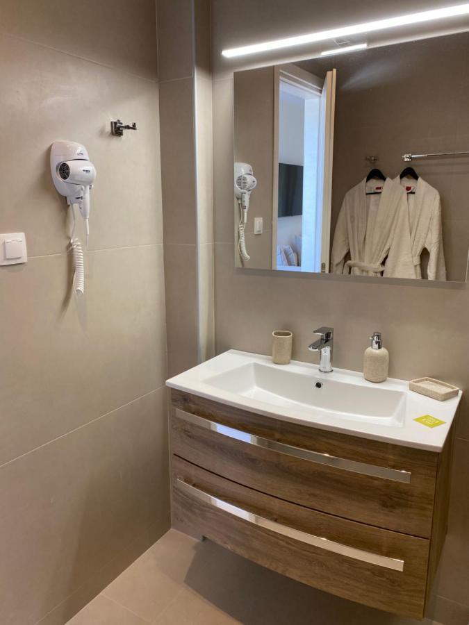 Luminous Luxury Apartments Ліменас Екстер'єр фото