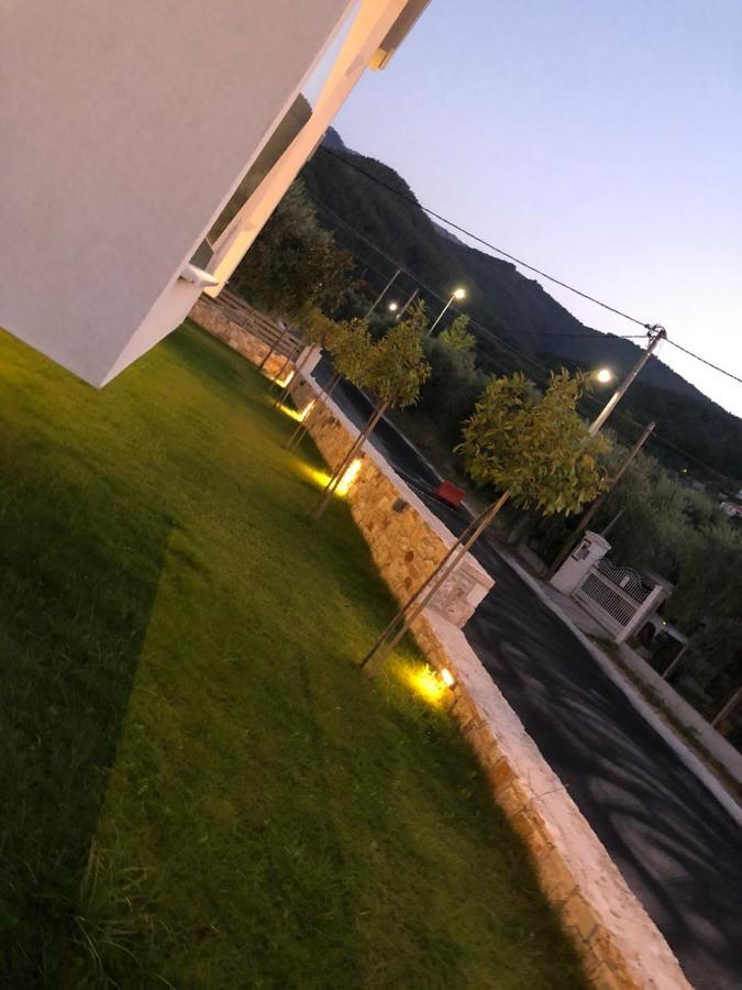 Luminous Luxury Apartments Ліменас Екстер'єр фото
